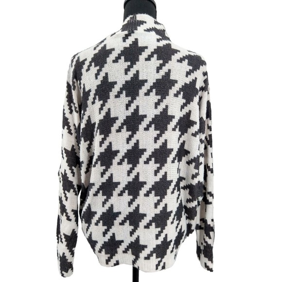 Italian Made Sweater - Large - Picture 3 of 10